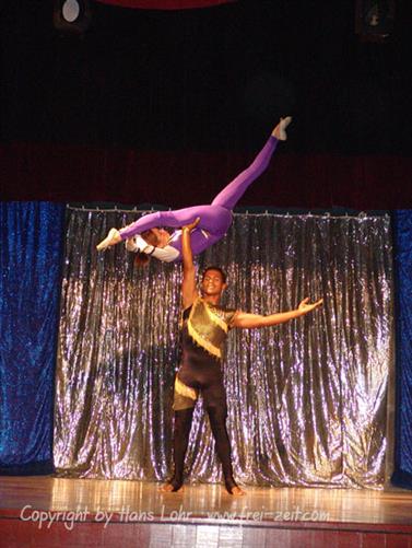 2010 Cuba, Holguin, Hotel Rio de Oro, Entertainment, DSC00261_b_H555